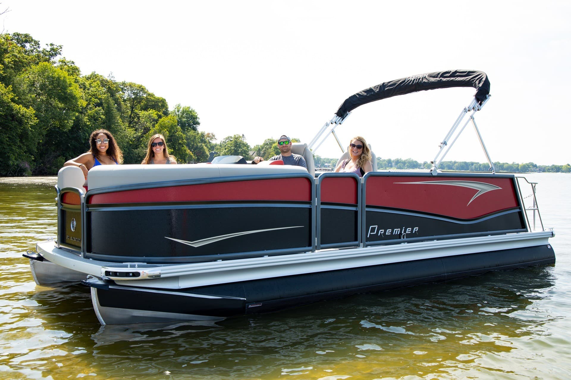 Top 3 Reasons to Buy a Pontoon Boat