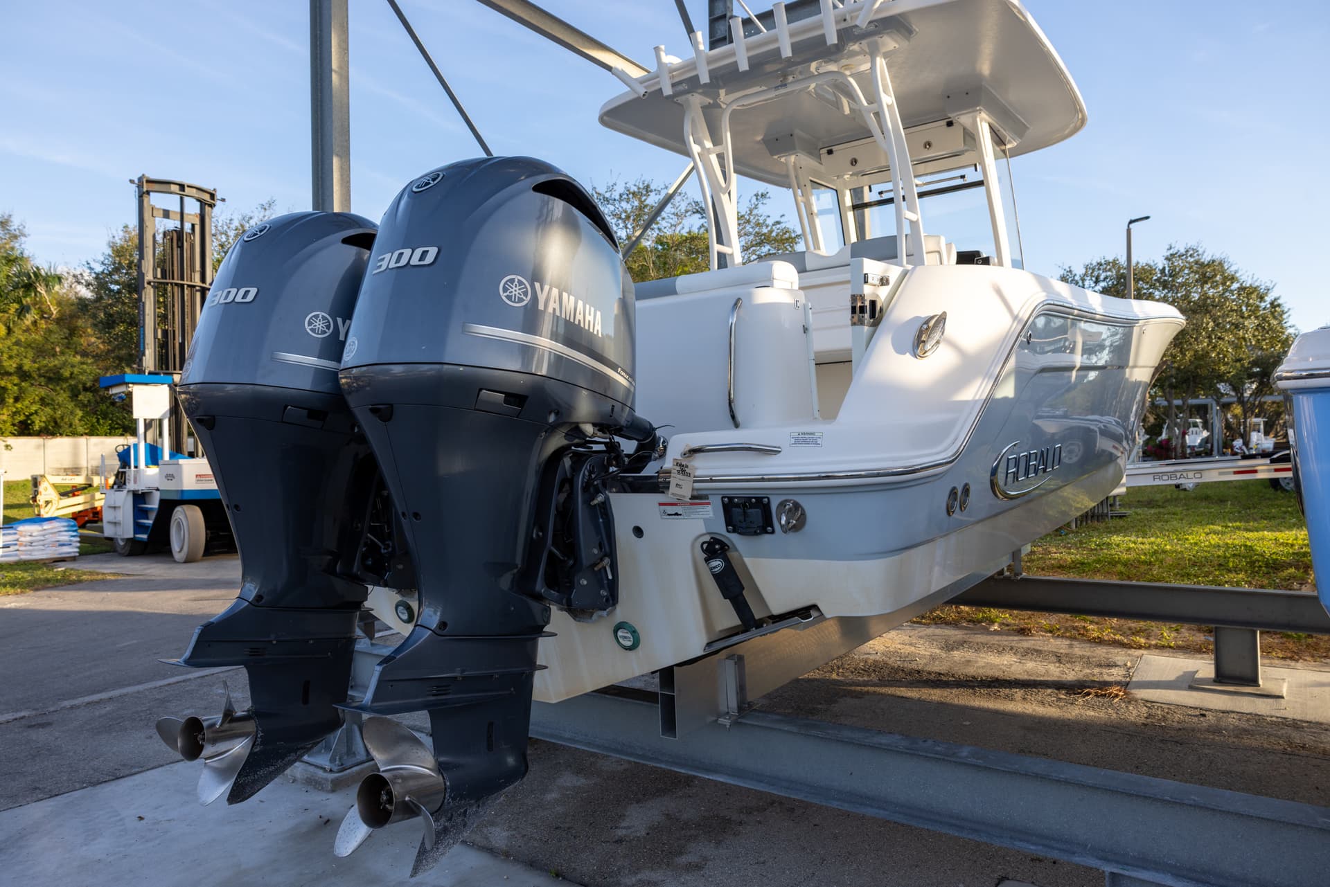 2020 Robalo R302
