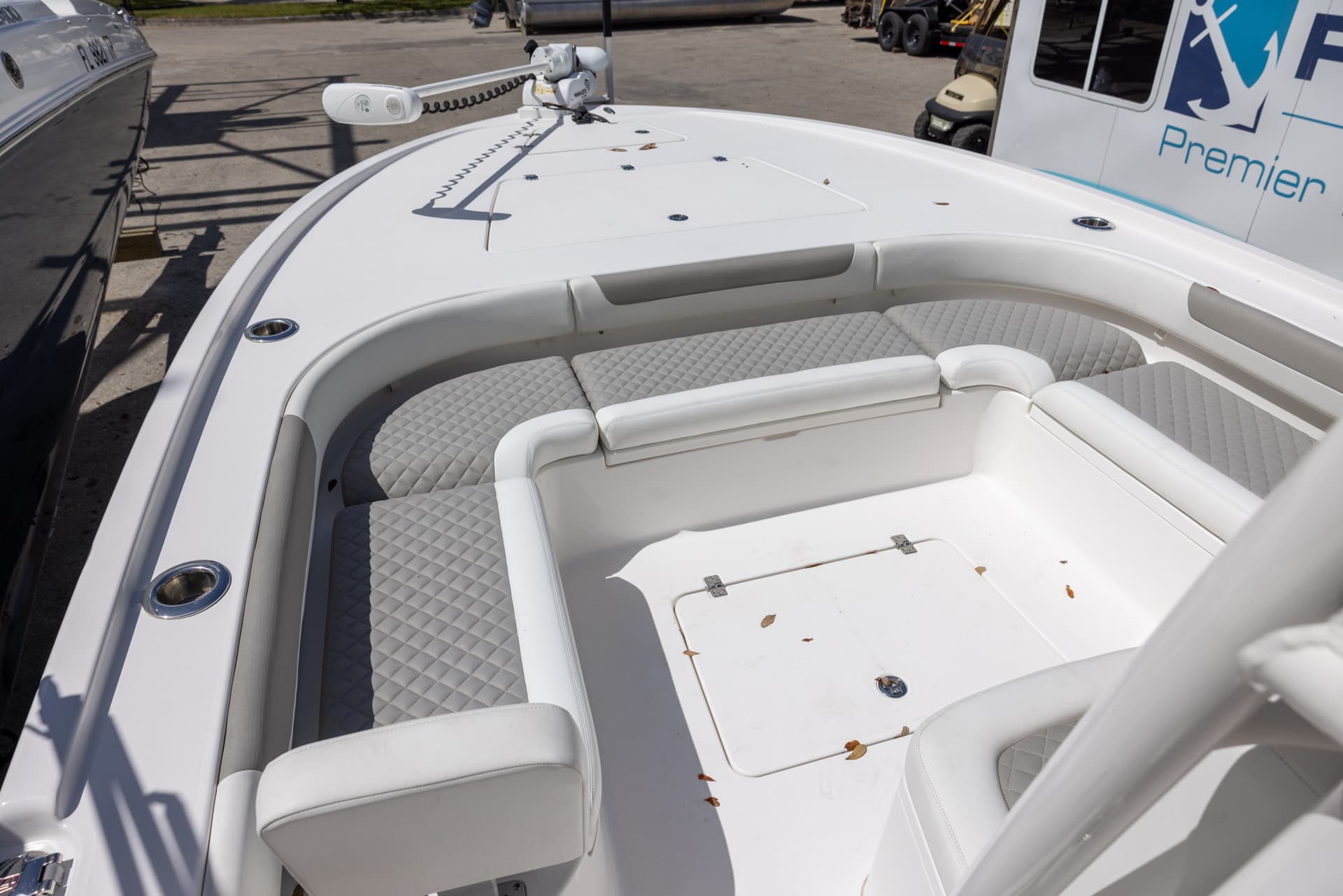 2022 Caymas 28 HB Twin