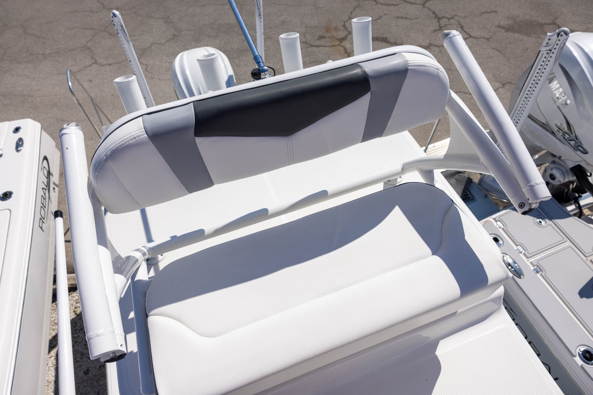 2022 Robalo 246 Cayman SD