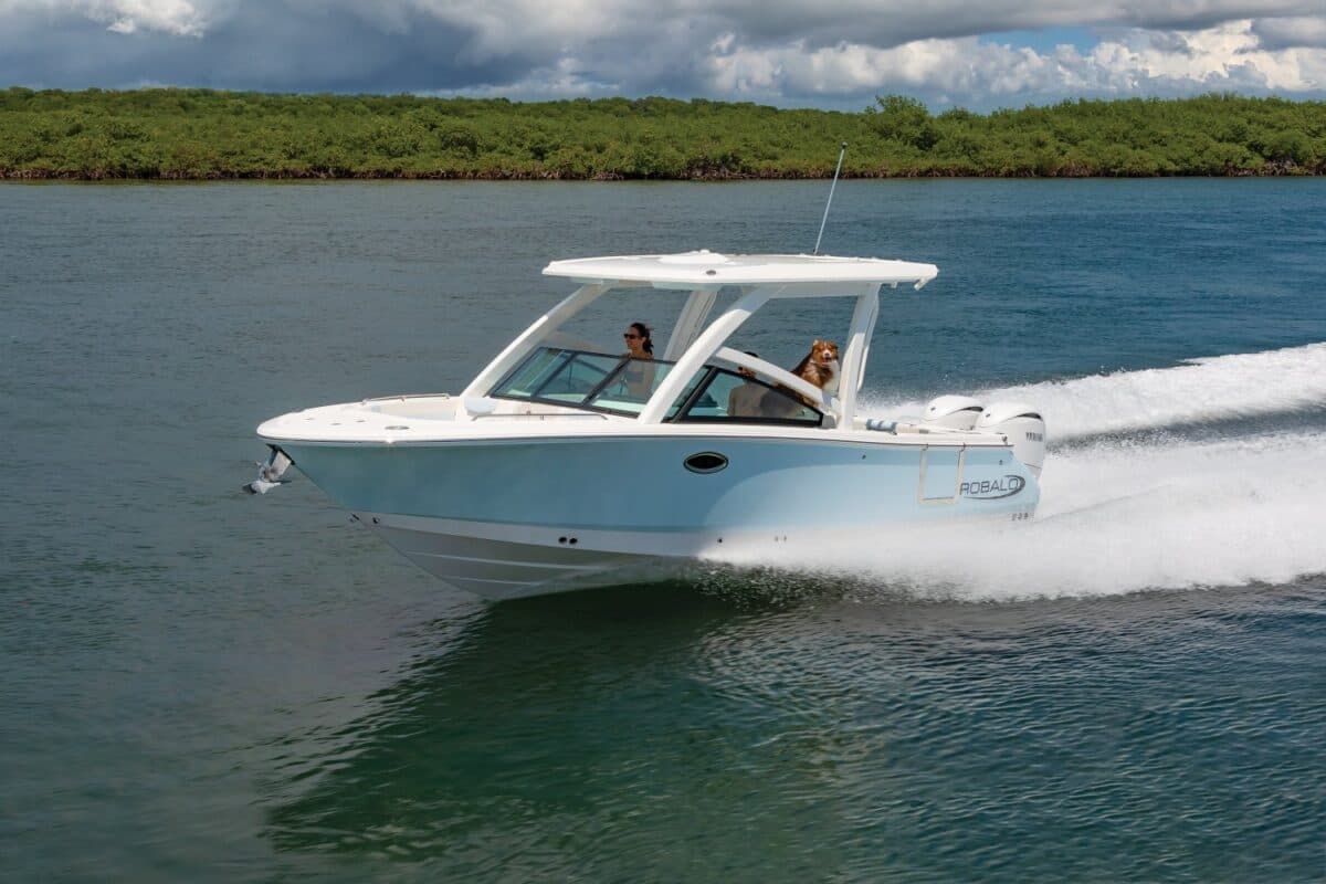 Model Spotlight: Robalo R257