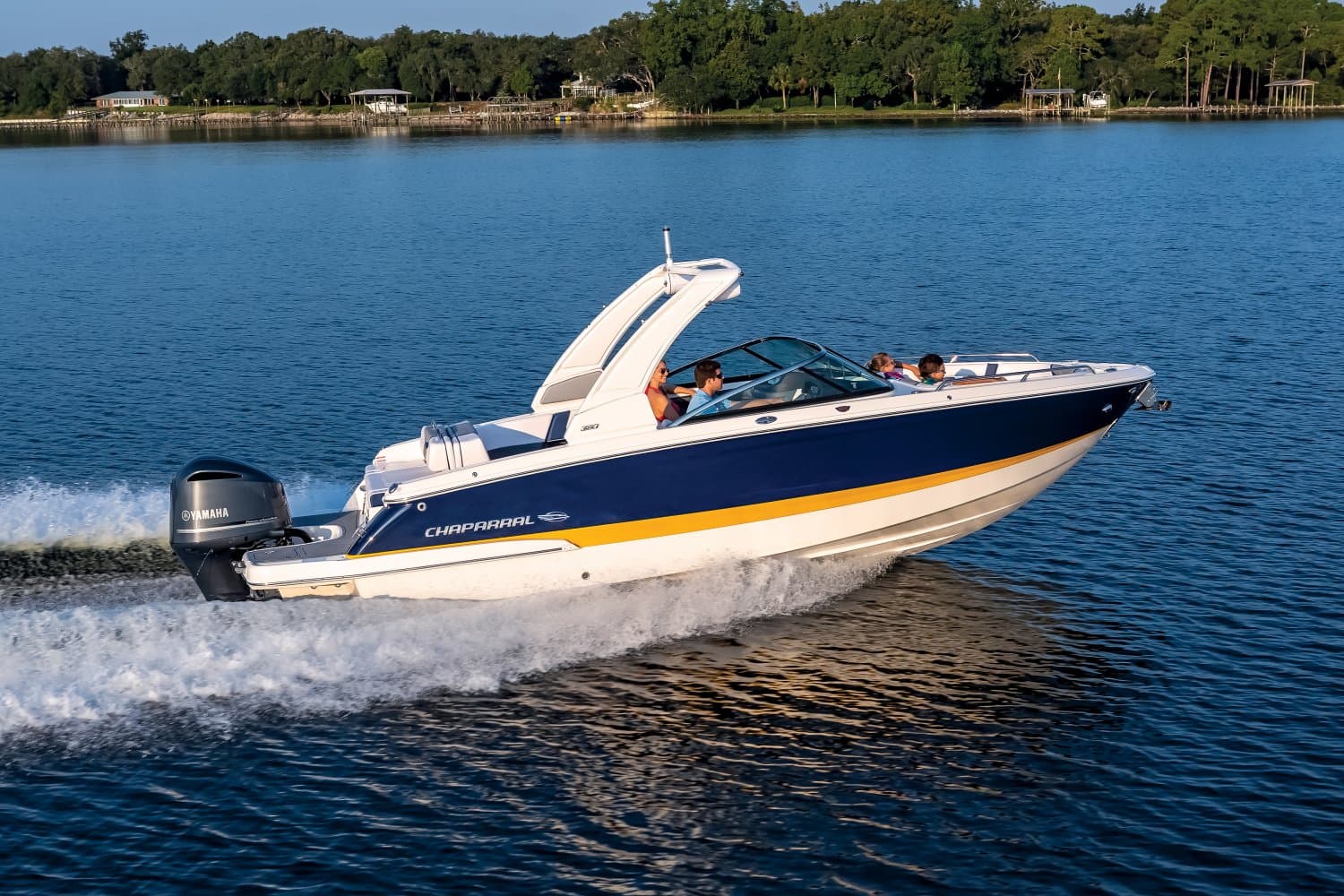 Chaparral vs. Sea Ray: Which is a Better Boat?